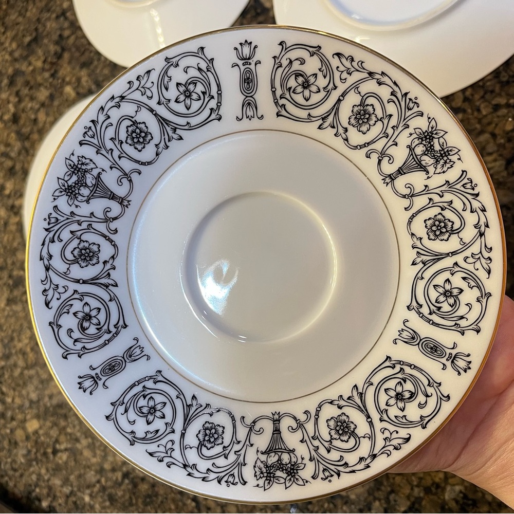 Coventry Fine China Tea Set - Picture 5 of 6